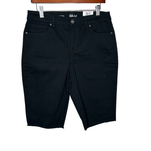 New Style & Co Women's Size 10 Mid Rise Denim Raw-Edge Bermuda Shorts, Black - Picture 2 of 7